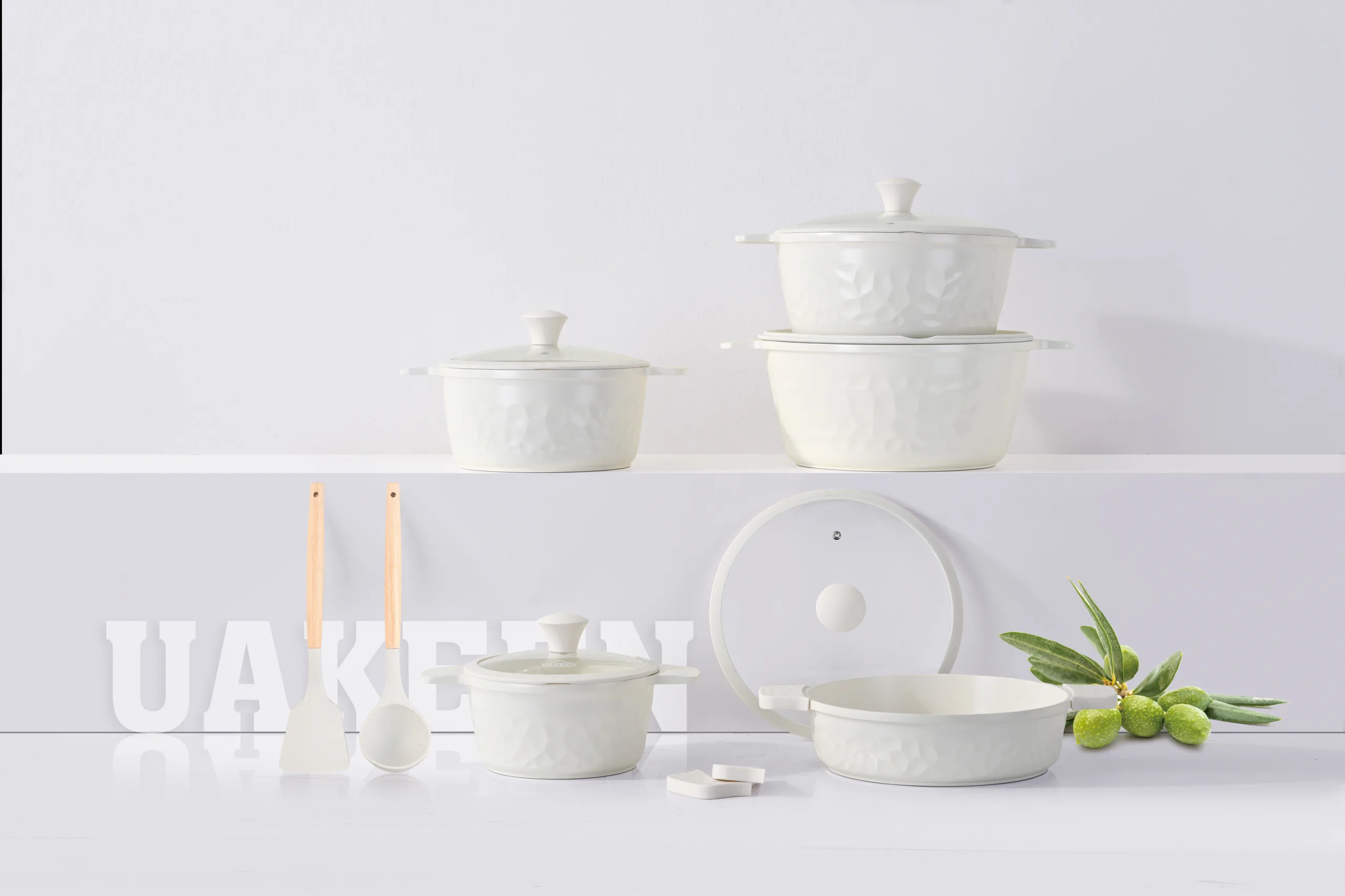 UAKEEN white cookware collection for quality and compliance support